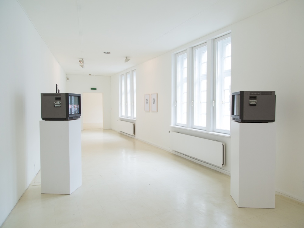 Katrin Ströbel, Colonize My Mind, Installationsansicht, Stadtgalerie Saarbrücken, 2016 Katrin Ströbel, Colonize My Mind, Installationsansicht, Stadtgalerie Saarbrücken, 2016