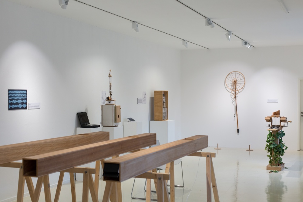 Martin Riches, Sound Machines, Installationsansicht Stadtgalerie Saarbrücken, Foto: Anton Minayev Installationsansicht Two Measures Of Time