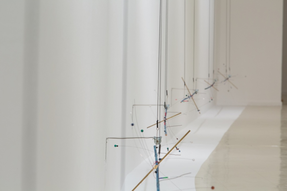 Max Eastley, Rotations 1, 2016, Installationsansicht Stadtgalerie Saarbrücken, Foto: Anton Minayev Installationsansicht Two Measures Of Time