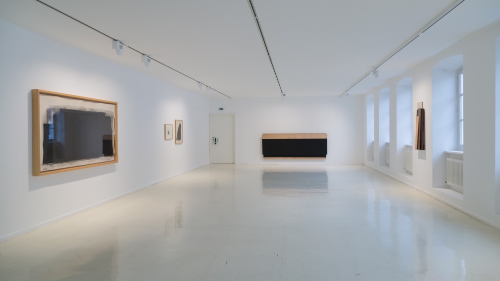 Russell Maltz, "Painted - Stacked - Suspeded", Installationsansicht Stadtgalerie Saarbrücken, Foto Anton Minayev Russell Maltz, "Painted - Stacked - Suspeded", Installationsansicht Stadtgalerie Saarbrücken, Foto Anton Minayev