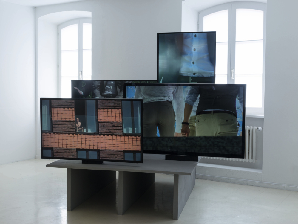 Julika Rudelius, Installationsansicht, Stadtgalerie Saarbrücken, Foto: Anton Minayev Julika Rudelius, Installationsansicht, Stadtgalerie Saarbrücken, Foto: Anton Minayev