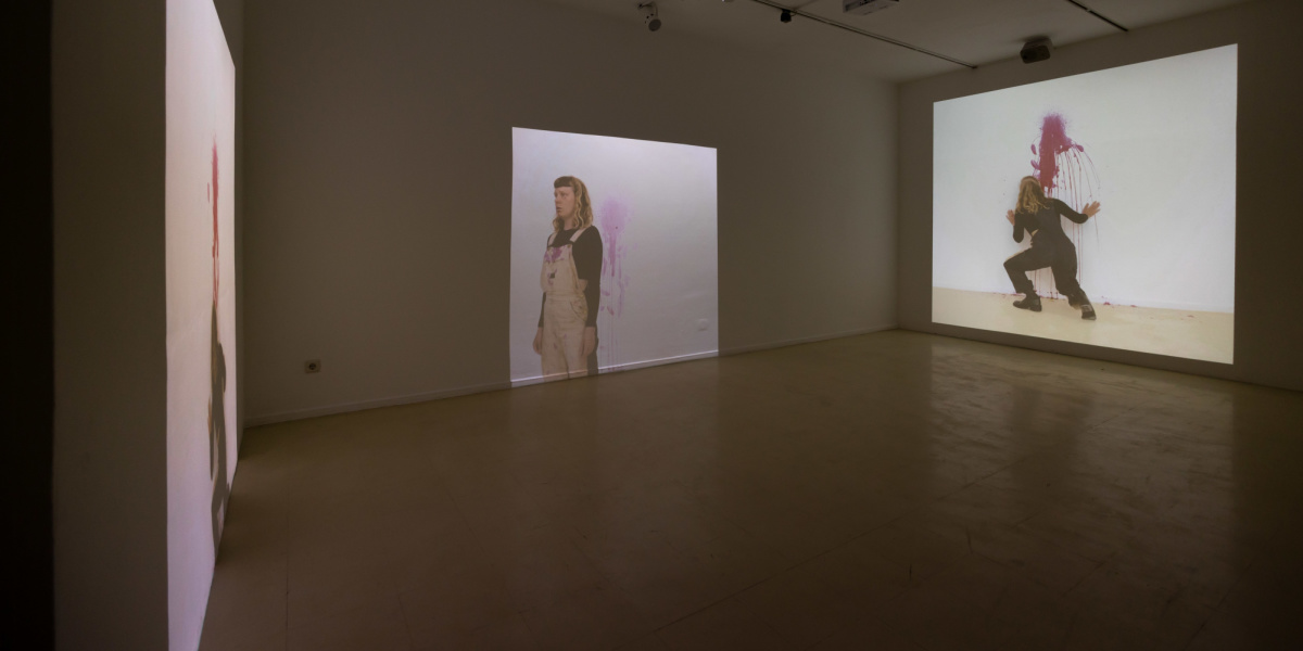 Spuckfiguren & Synergien, LA AIR von Paulette Penje Ausstellungsansicht LA AIR von Paulette Penje