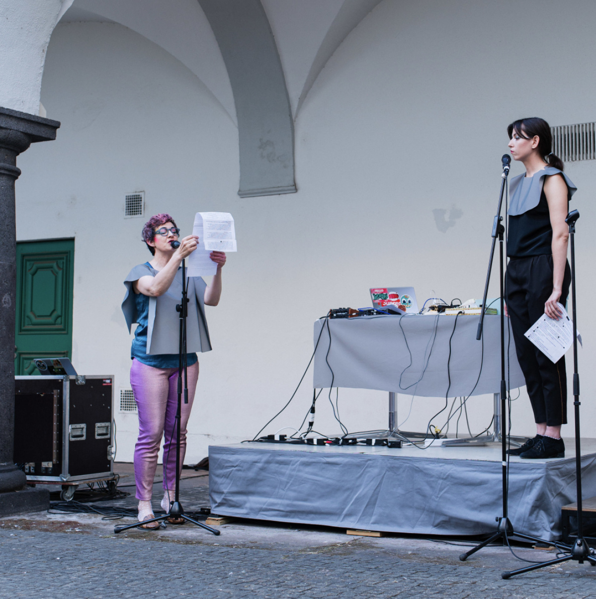 Melissa E. Logan, Statisch, Innenhof der Stadtgalerie Saarbrücken, 8. Juli 2022 Melissa E. Logan