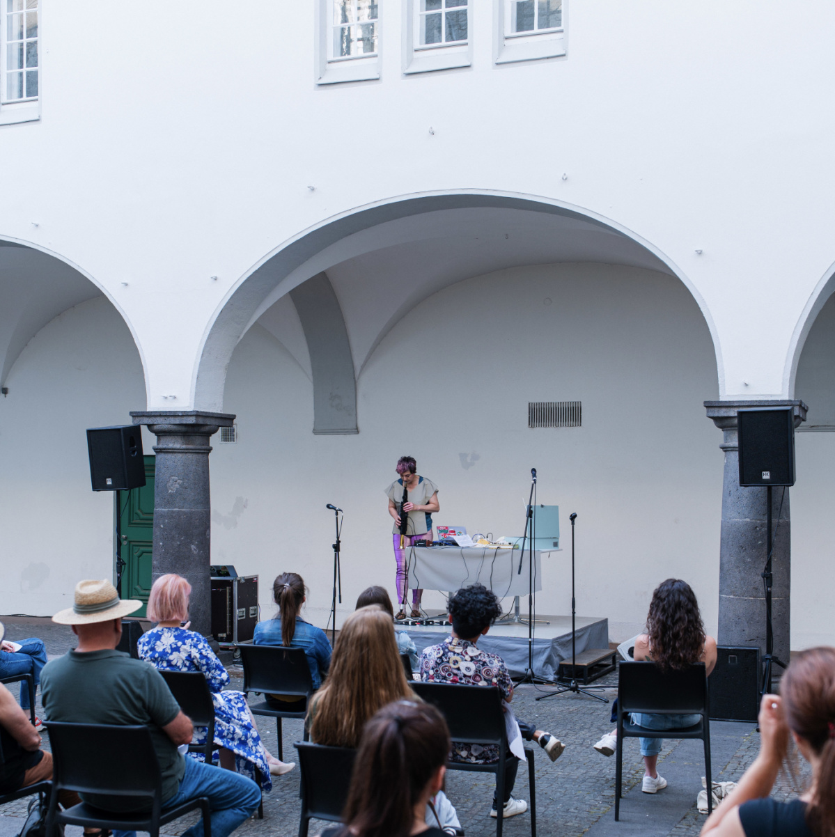 Melissa E. Logan, Statisch, Innenhof der Stadtgalerie Saarbrücken, 8. Juli 2022 Melissa E. Logan