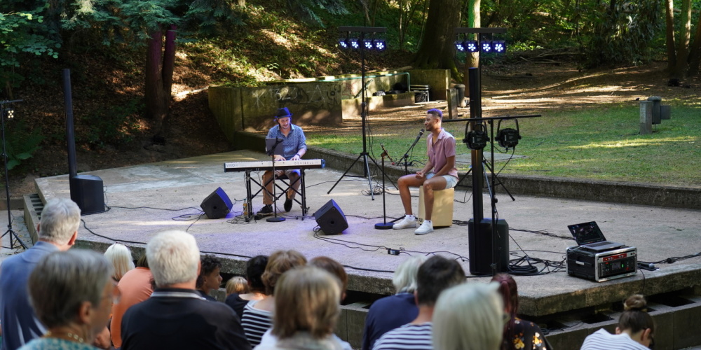 Manuel Krass und Justin Hayo Konzert der Reihe Stadtgalerie Draußen